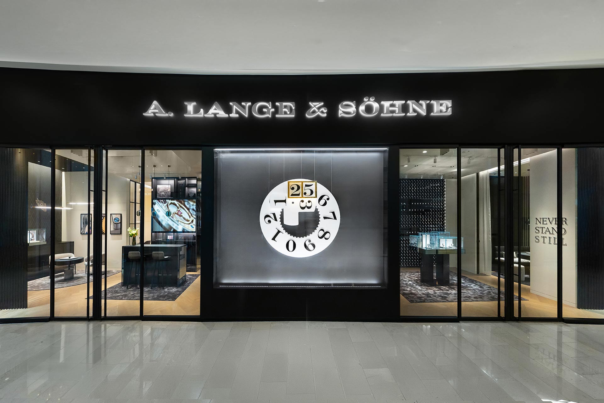 ¸U²³Æf¥Ø¡AA. Lange & Söhne®Ô®æ¥x¥_101±M½æ©±¸ÕÀç¹B¶}¹õ¤F